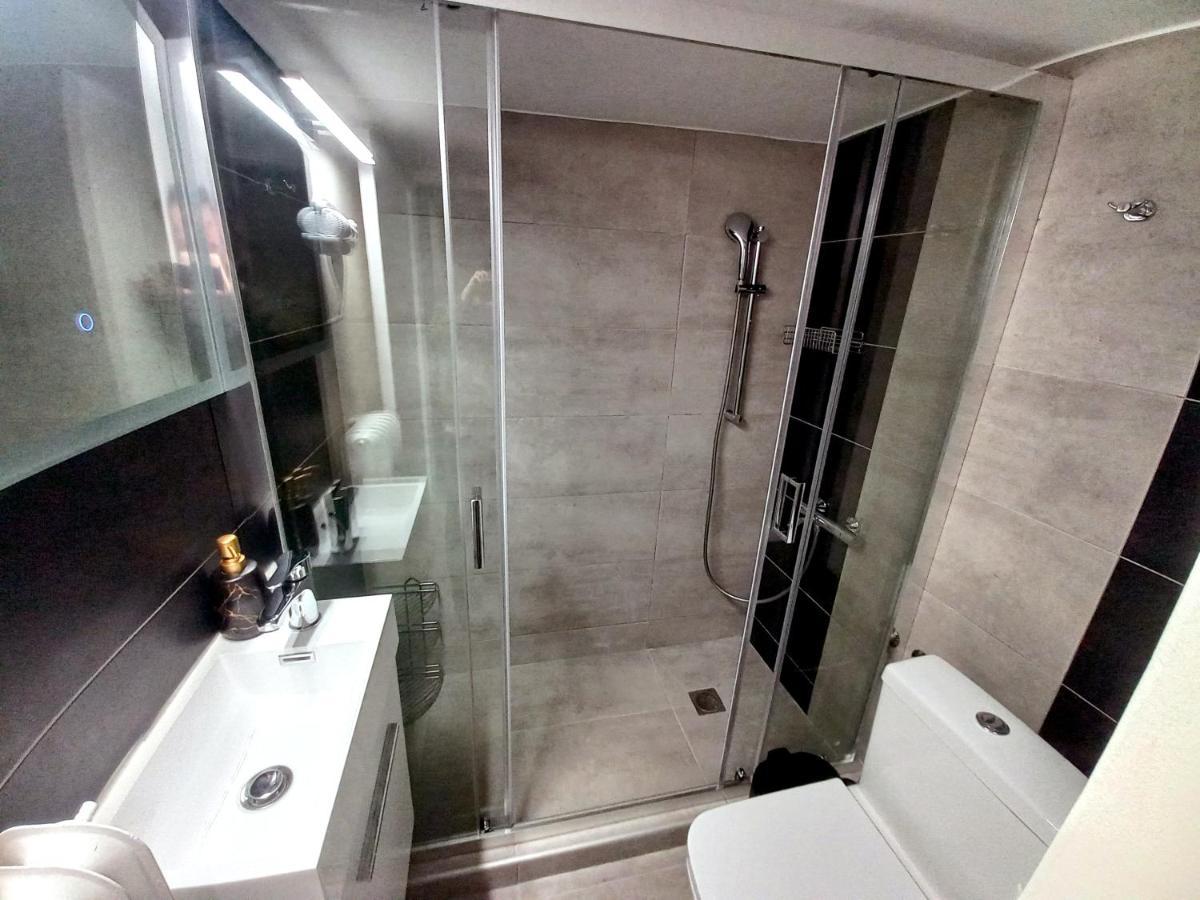 Apartment Pnika 3 Афіни Екстер'єр фото